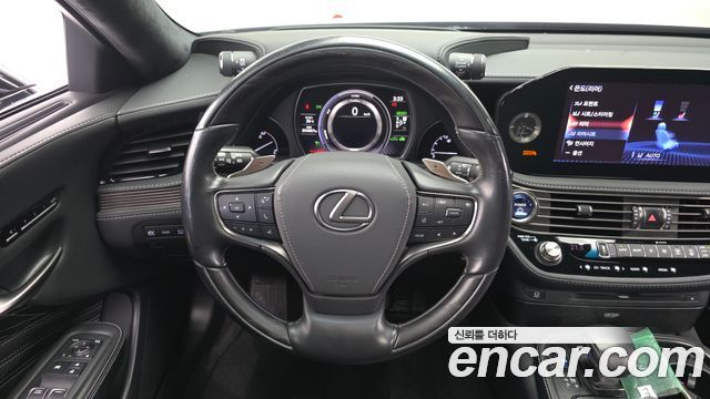 Lexus LS500h (V) 3.5 Platinum AWD 2021 — фото 14