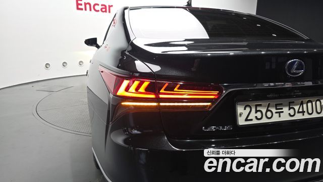 Lexus LS500h (V) 3.5 Platinum AWD 2021 — фото 23