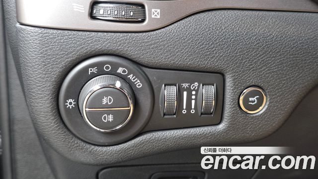 Jeep Cherokee (KL) 2.4 Limited 2WD 2021 — фото 13