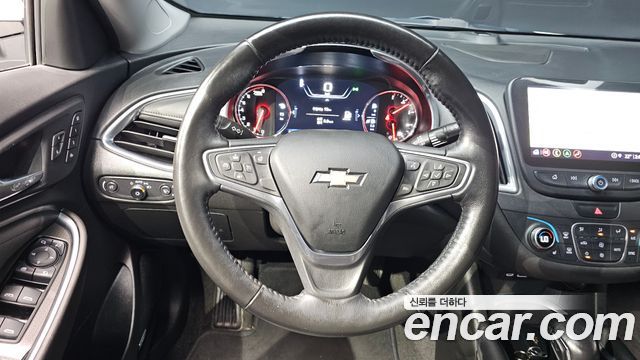 Chevrolet Malibu 2.0 Turbo LT Special 2021 — фото 12