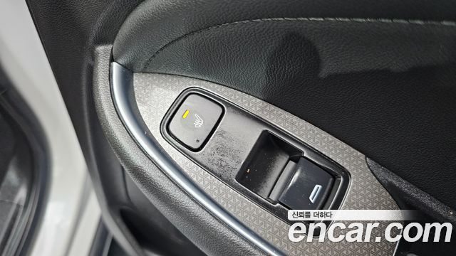 Chevrolet Malibu 2.0 Turbo LT Special 2021 — фото 19