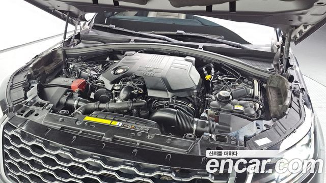 Land Rover Range Rover Velar 3.0 D300 R-Dynamic SE 2018 — фото 6