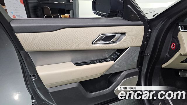 Land Rover Range Rover Velar 3.0 D300 R-Dynamic SE 2018 — фото 24