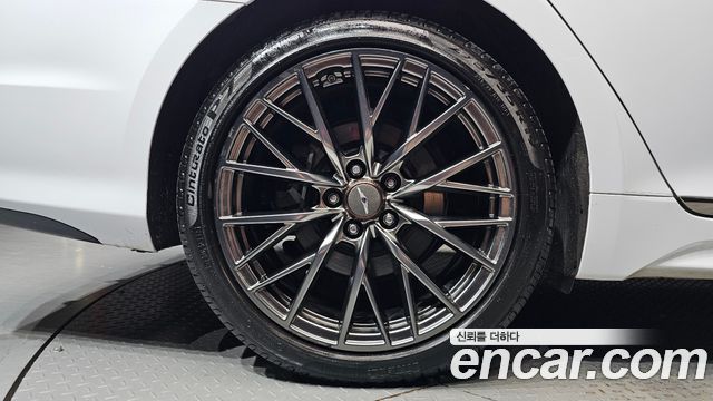 Genesis G80 3.3 GDI AWD Prestige 2018 — фото 5