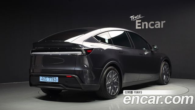 Tesla Model Y L Long Range AWD 2026 — фото 2