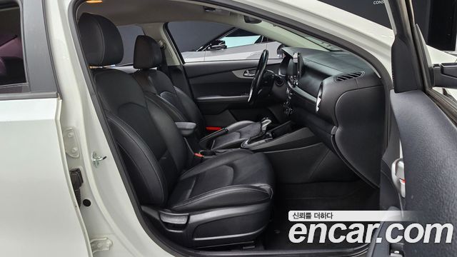 Kia K3 Luxury 2020 — фото 26