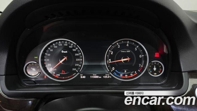 BMW 5 Series (F10) 528i 2013 — фото 8