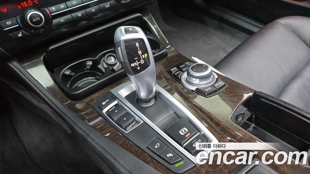 BMW 5 Series (F10) 528i 2013 — фото 9