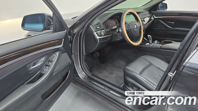 BMW 5 Series (F10) 528i 2013 — фото 10