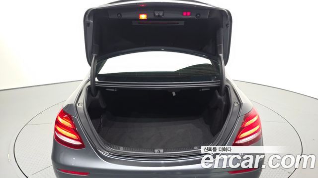 Mercedes-Benz E-Class (W213) E300 4MATIC Exclusive 2019 — фото 20