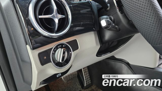Mercedes-Benz GLK-Class (X204) GLK220 CDI Premium 2015 — фото 18