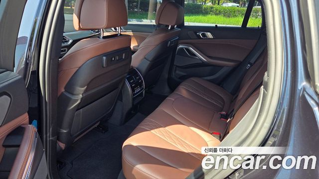 BMW X6 (G06) xDrive40i M Sport 2023 — фото 15