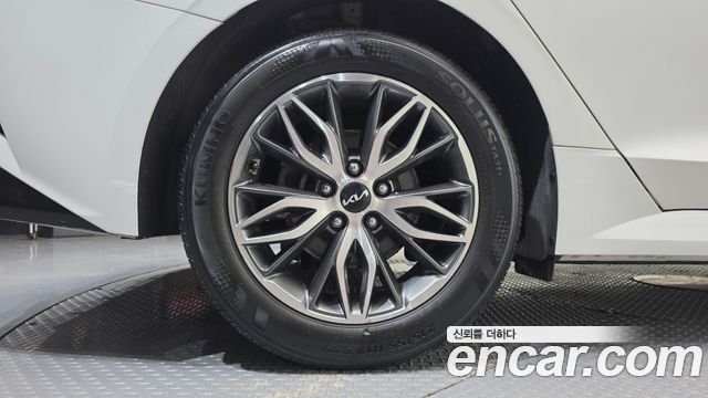Kia K5 (III) 2.0 Trendy 2023 — фото 5