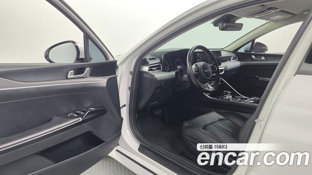 Kia K5 (III) 2.0 Trendy 2023 — фото 10