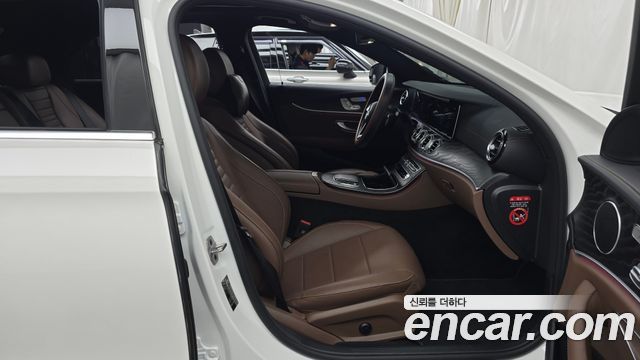 Mercedes-Benz E-Class (W213) E250 AMG Line 2023 — фото 11