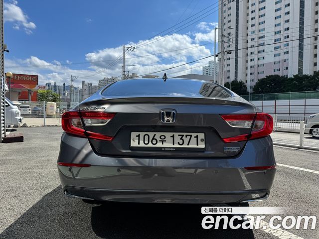 Honda Accord (X) 2.0 Hybrid Touring 2021 — фото 4