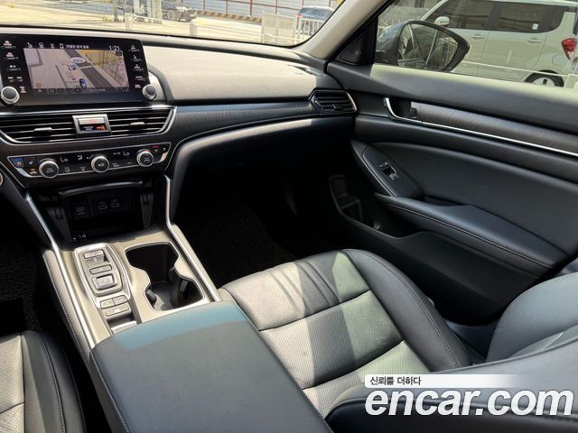 Honda Accord (X) 2.0 Hybrid Touring 2021 — фото 19