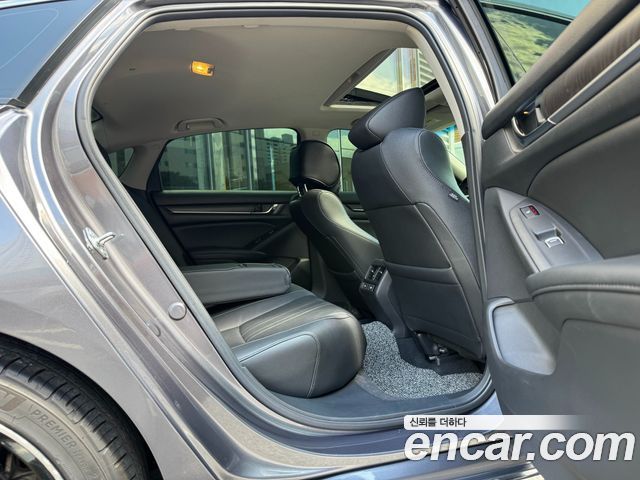 Honda Accord (X) 2.0 Hybrid Touring 2021 — фото 21