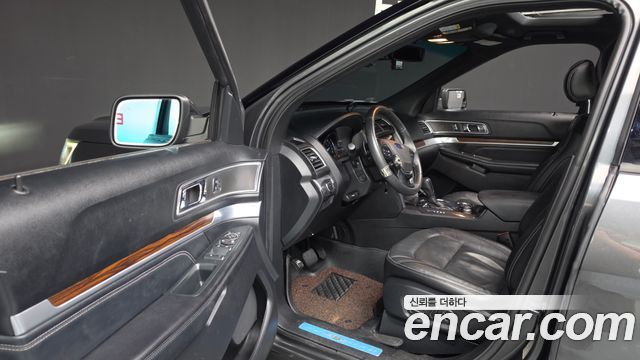 Ford Explorer 3.5 Limited 4WD 5th 2017 — фото 10