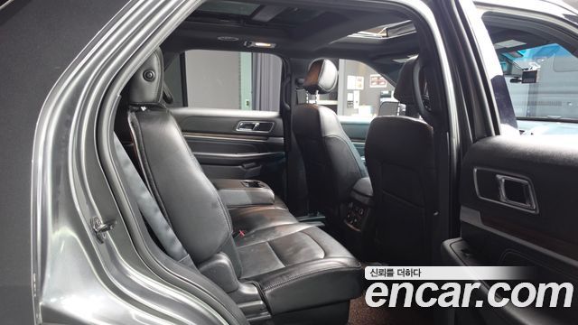 Ford Explorer 3.5 Limited 4WD 5th 2017 — фото 12