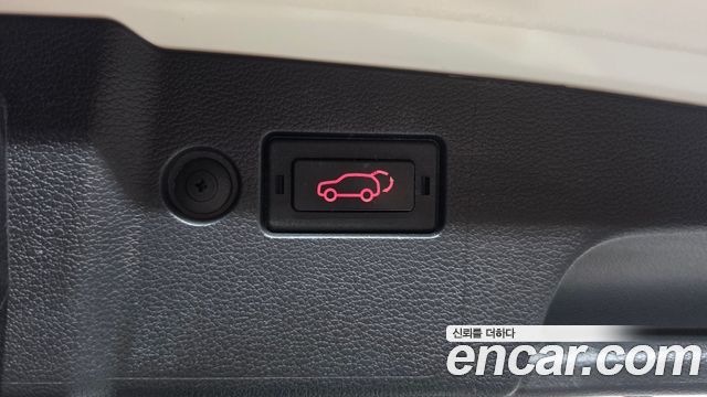 KG Mobility (SsangYong) Torres EVX E7 2024 — фото 17