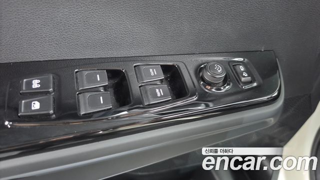 KG Mobility (SsangYong) Torres EVX E7 2024 — фото 32