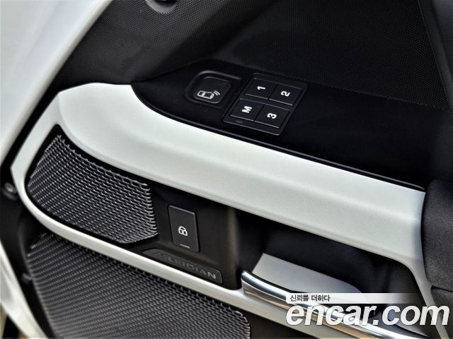 Land Rover Defender (L663) 110 D240 SE 2020 — фото 18