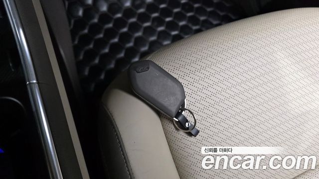 Kia Carnival (IV) Gasoline 9-Seater Hi Limousine Signature 2024 — фото 13