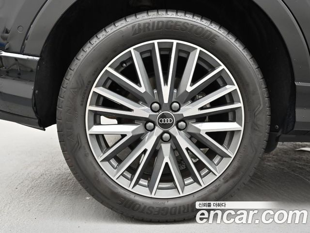 Audi Q3 (F3) 35 TDI Premium 2023 — фото 5