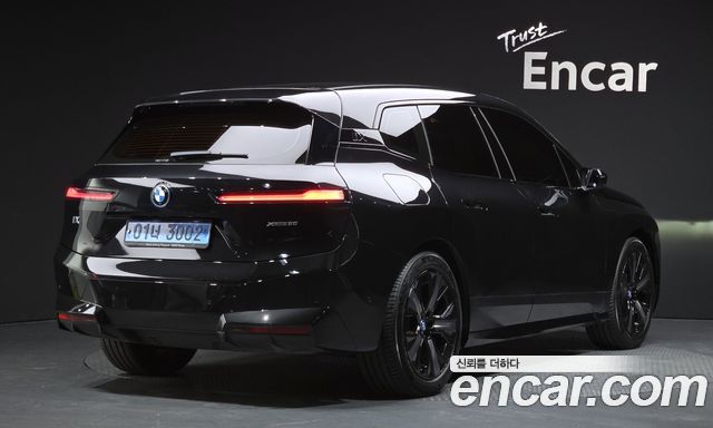 BMW iX xDrive50 Sports Plus 2023 — фото 2