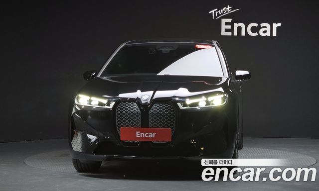 BMW iX xDrive50 Sports Plus 2023 — фото 3