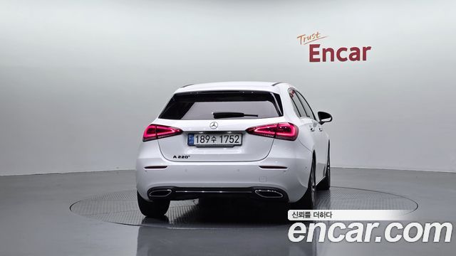 Mercedes-Benz A-Class (W177) A220 Hatchback 2021 — фото 4