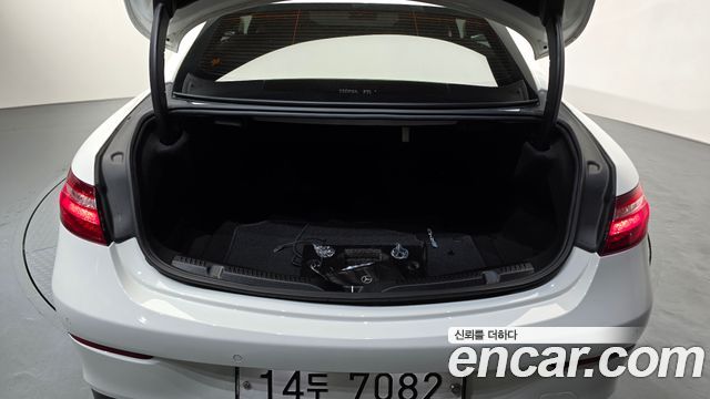 Mercedes-Benz E-Class (W213) E220d Coupe 2017 — фото 18