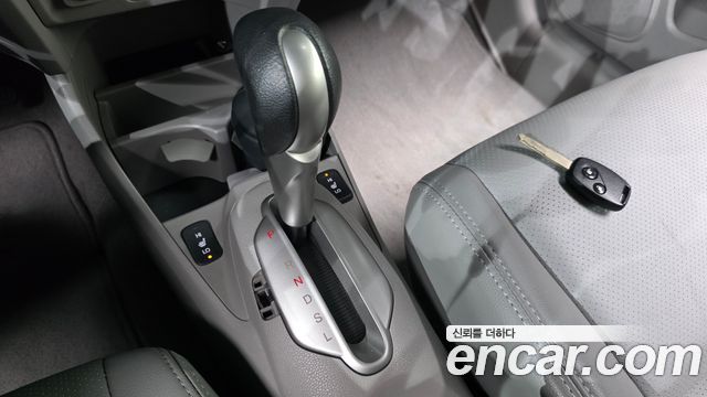 Honda Insight Plus 2011 — фото 9