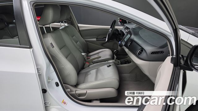 Honda Insight Plus 2011 — фото 11