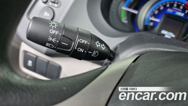 Honda Insight Plus 2011 — фото 17