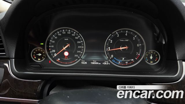 BMW 5 Series (F10) 528i M Aero Dynamic 2016 — фото 8
