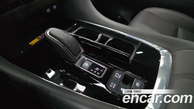 Toyota Alphard (IV) 2.5 HEV Executive AWD 2024 — фото 9