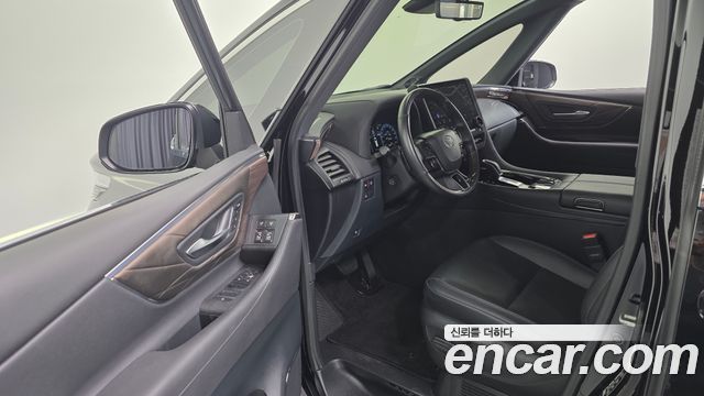 Toyota Alphard (IV) 2.5 HEV Executive AWD 2024 — фото 12