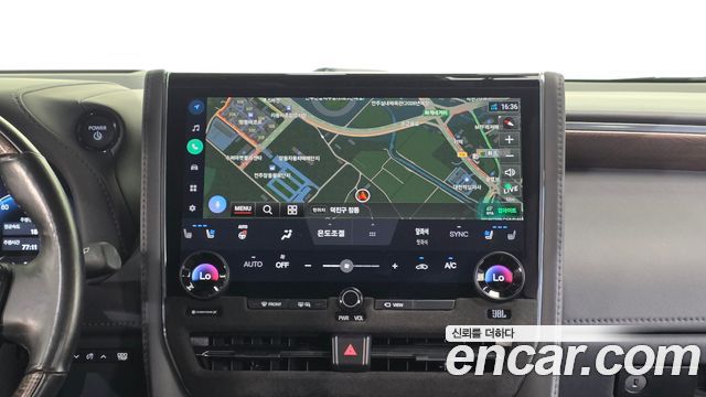 Toyota Alphard (IV) 2.5 HEV Executive AWD 2024 — фото 15