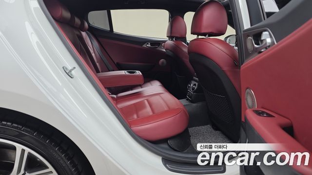 Kia Stinger 3.3 Turbo AWD GT 2020 — фото 11