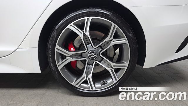 Kia Stinger 3.3 Turbo AWD GT 2020 — фото 21