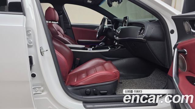 Kia Stinger 3.3 Turbo AWD GT 2020 — фото 26