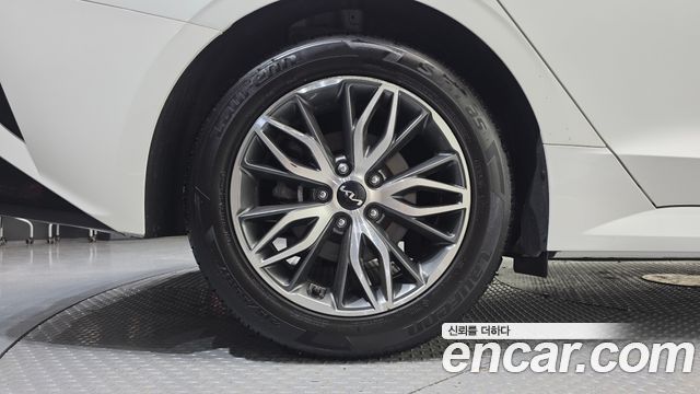 Kia K5 (III) 2.0 Trendy 2023 — фото 5