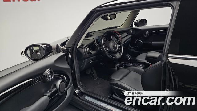 MINI Cooper S Classic Launch Pack Third Generation 2022 — фото 10