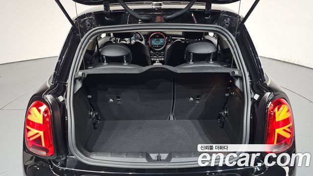 MINI Cooper S Classic Launch Pack Third Generation 2022 — фото 20