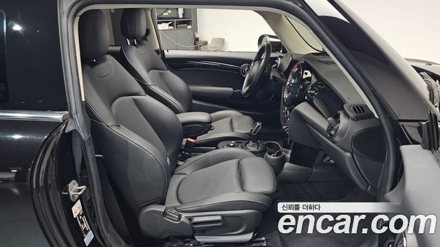 MINI Cooper S Classic Launch Pack Third Generation 2022 — фото 26