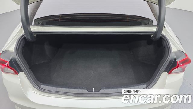 Kia K5 (III) 2.0 Prestige 2022 — фото 20