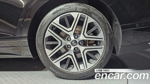 Hyundai Grandeur (GN7) 3,5 Gasoline 4WD Exclusive 2023 — фото 21
