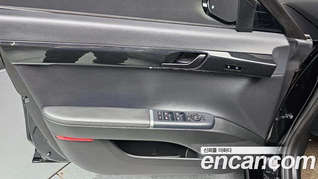 Hyundai Grandeur (GN7) 3,5 Gasoline 4WD Exclusive 2023 — фото 24